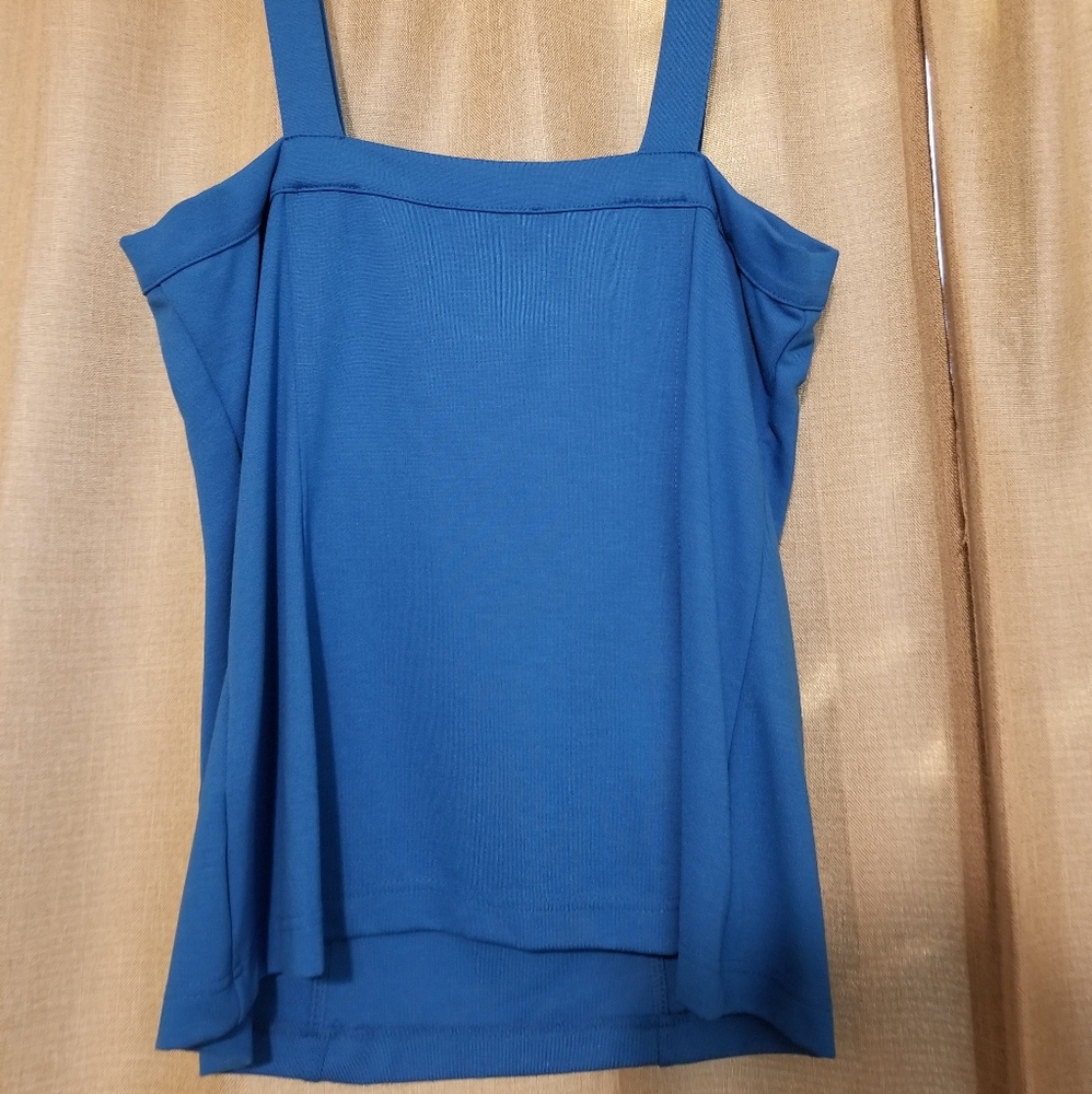 Venus Tank Top - Picture 2 of 3